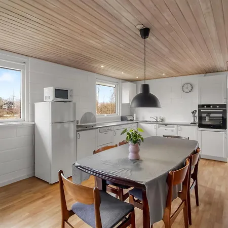 Aamunde - 600m From The Sea By Interhome *